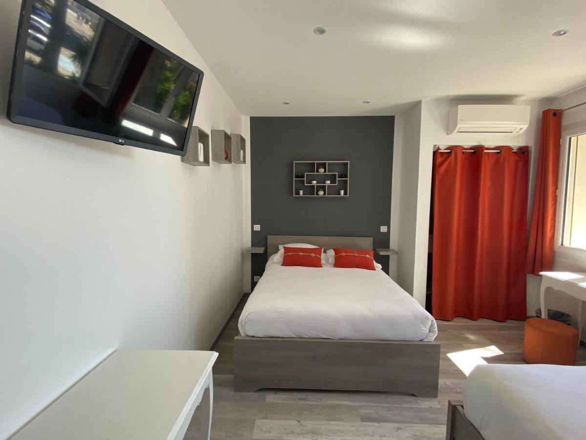 Logis Hotel Restaurant Le Kalliste Ιέρ Εξωτερικό φωτογραφία