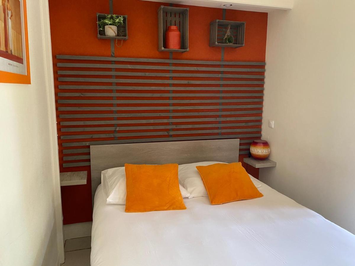 Logis Hotel Restaurant Le Kalliste Ιέρ Εξωτερικό φωτογραφία