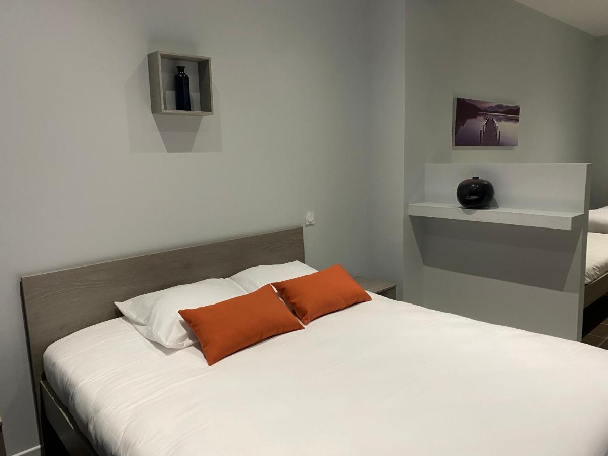 Logis Hotel Restaurant Le Kalliste Ιέρ Εξωτερικό φωτογραφία