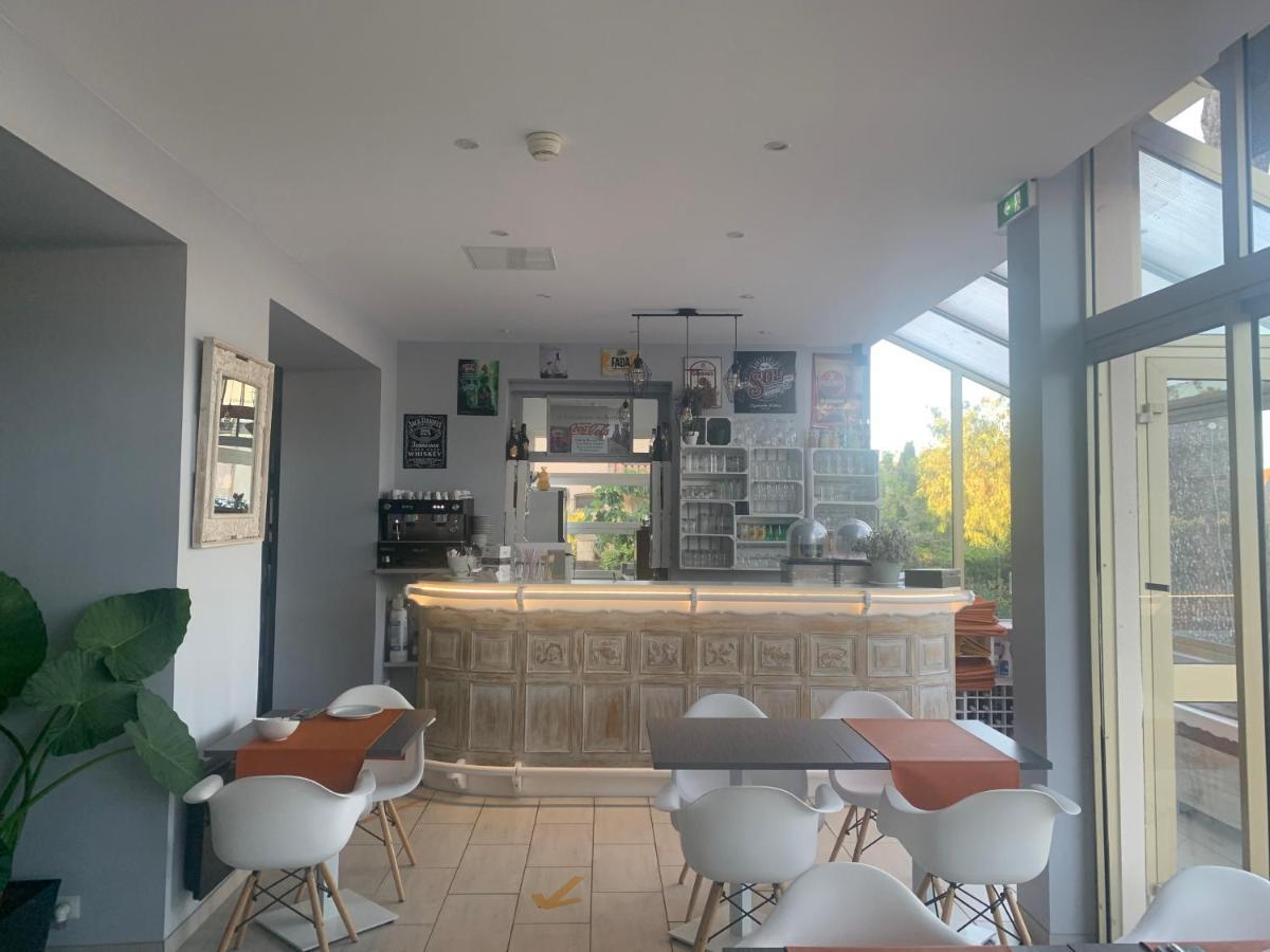 Logis Hotel Restaurant Le Kalliste Ιέρ Εξωτερικό φωτογραφία