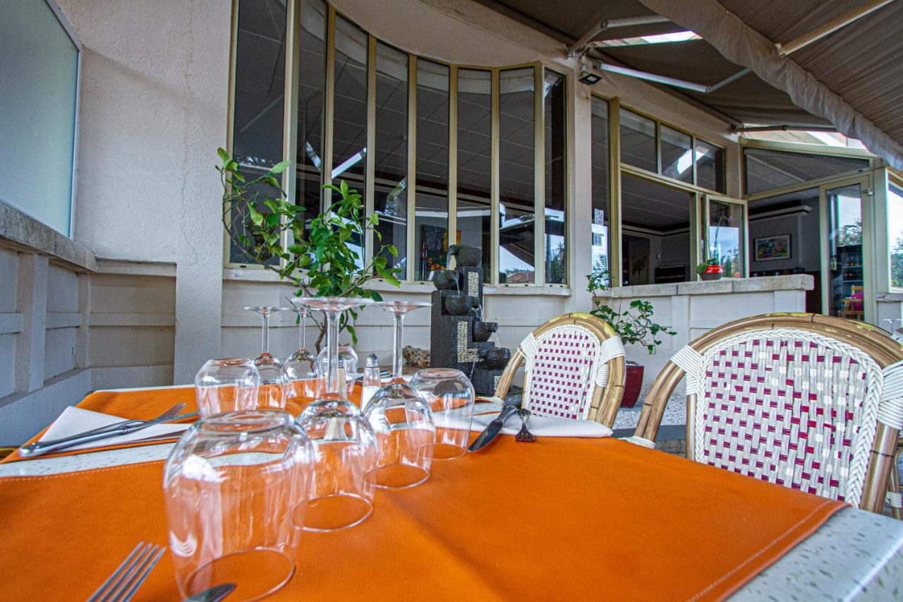 Logis Hotel Restaurant Le Kalliste Ιέρ Εξωτερικό φωτογραφία