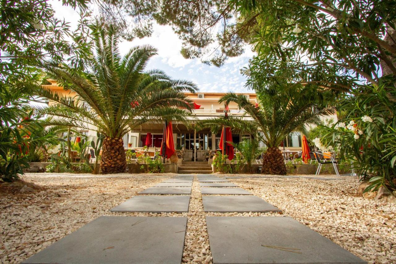 Logis Hotel Restaurant Le Kalliste Ιέρ Εξωτερικό φωτογραφία